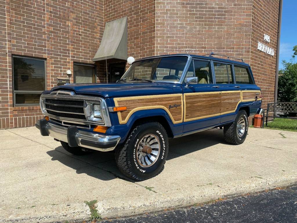 Jeep Wagoneer
