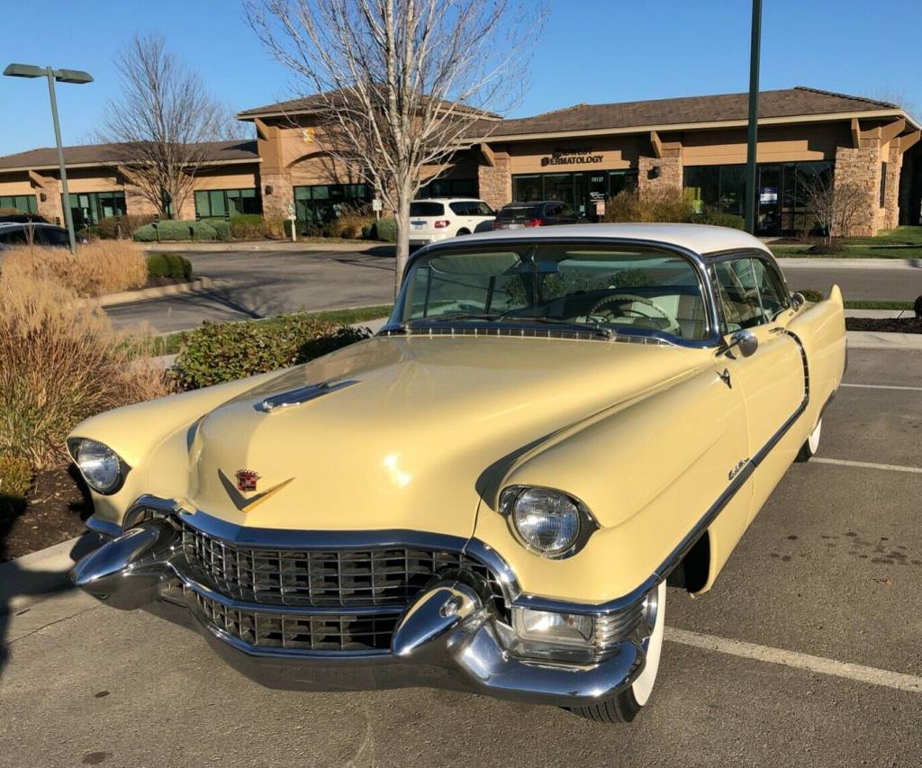 Cadillac Coupe Deville
