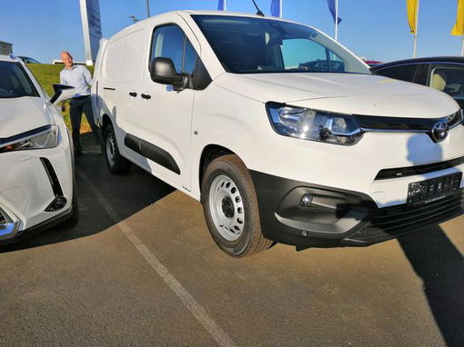 Toyota Proace CITY Tech Pack LWB 1.5 Diesel 130 PS 8...