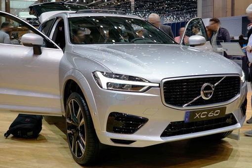 Volvo XC60 Recharge Inscription T8 Plug-in Hybrid 3...
