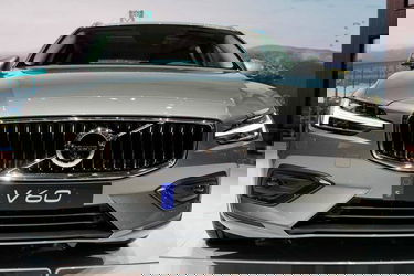 Volvo V60 Momentum B4 Super 197PS/145kW Aut. 8 2021...