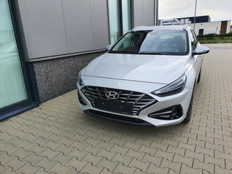 Hyundai i30 Kombi "Start Plus" (Pure*) (1) 1.5i CVVT ...