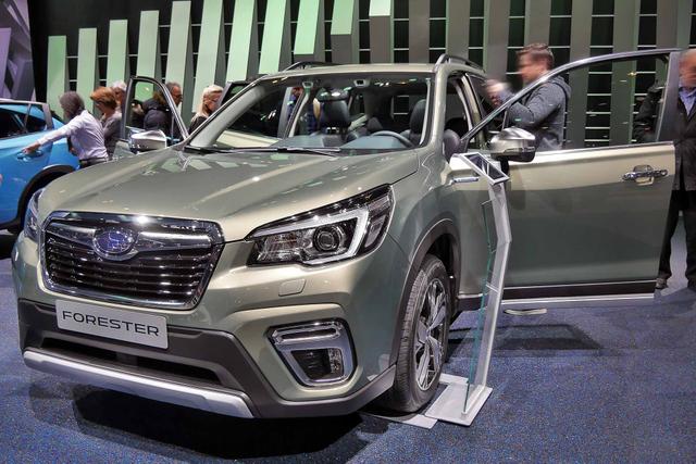 Subaru Forester Base 2.0 e-Boxer 150+17PS 110+12kW L...
