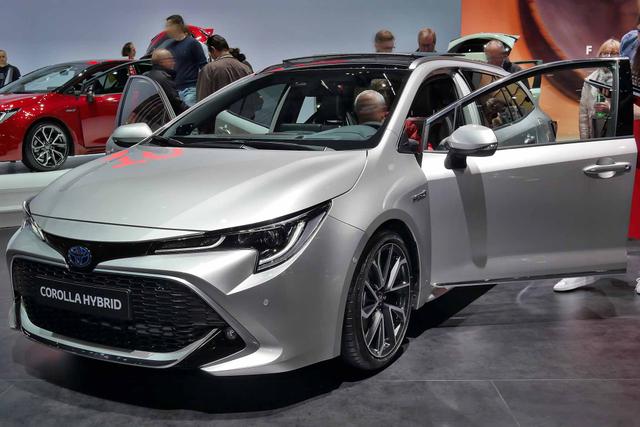 Toyota Corolla Touring Sports H3 Premium 1.8 Hybrid ...