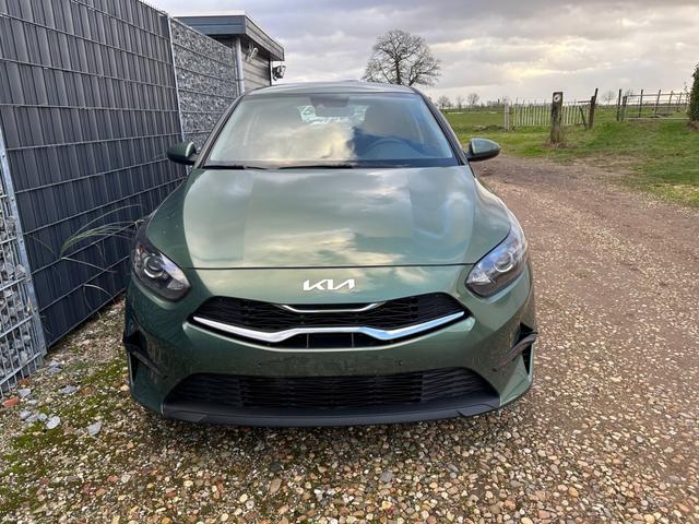 Kia Ceed 1.5 T-GDI Apple/Android SHZ ALU Kamera B...