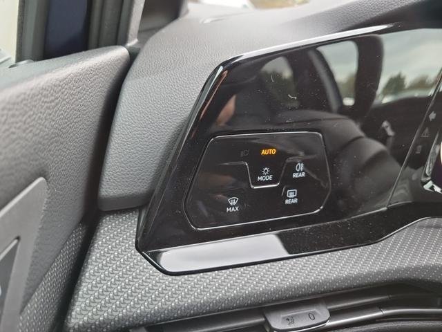 Volkswagen Golf 1.5 TSI OPF 150PS R-Line Virtual Cockpit Rückf