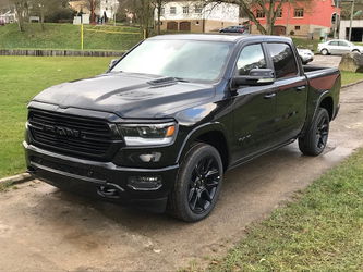 Dodge RAM 1500 Laramie Crew Cab Night Edition