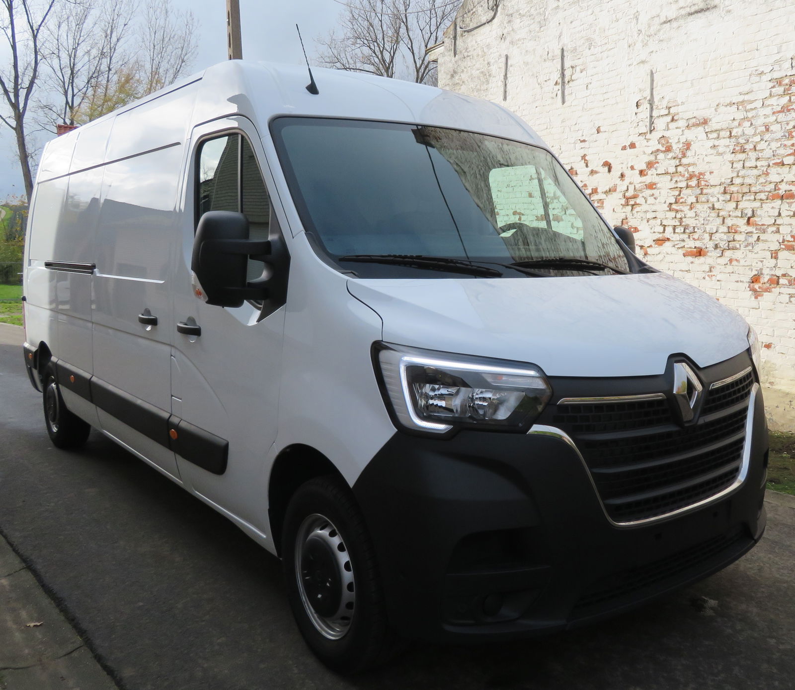 Renault Master 35 2.3 dCi L3H2 master L3H2 grand confort 2.3dci - 135pk