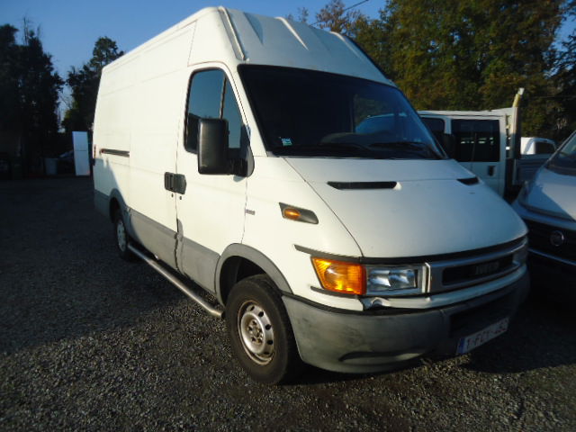 Iveco Daily lang hoog laadbrug ,240 dkm ,100 pk ,4500 eur