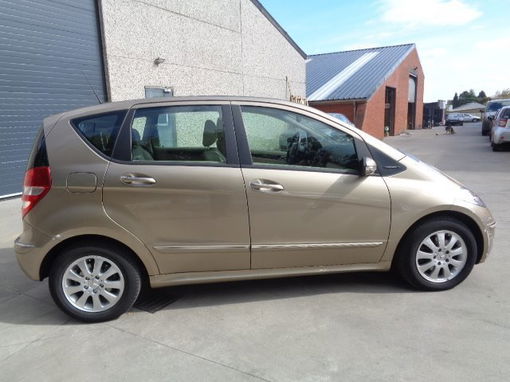 Mercedes A 180 MERCEDES A180CDI ELEGANCE 33000KM