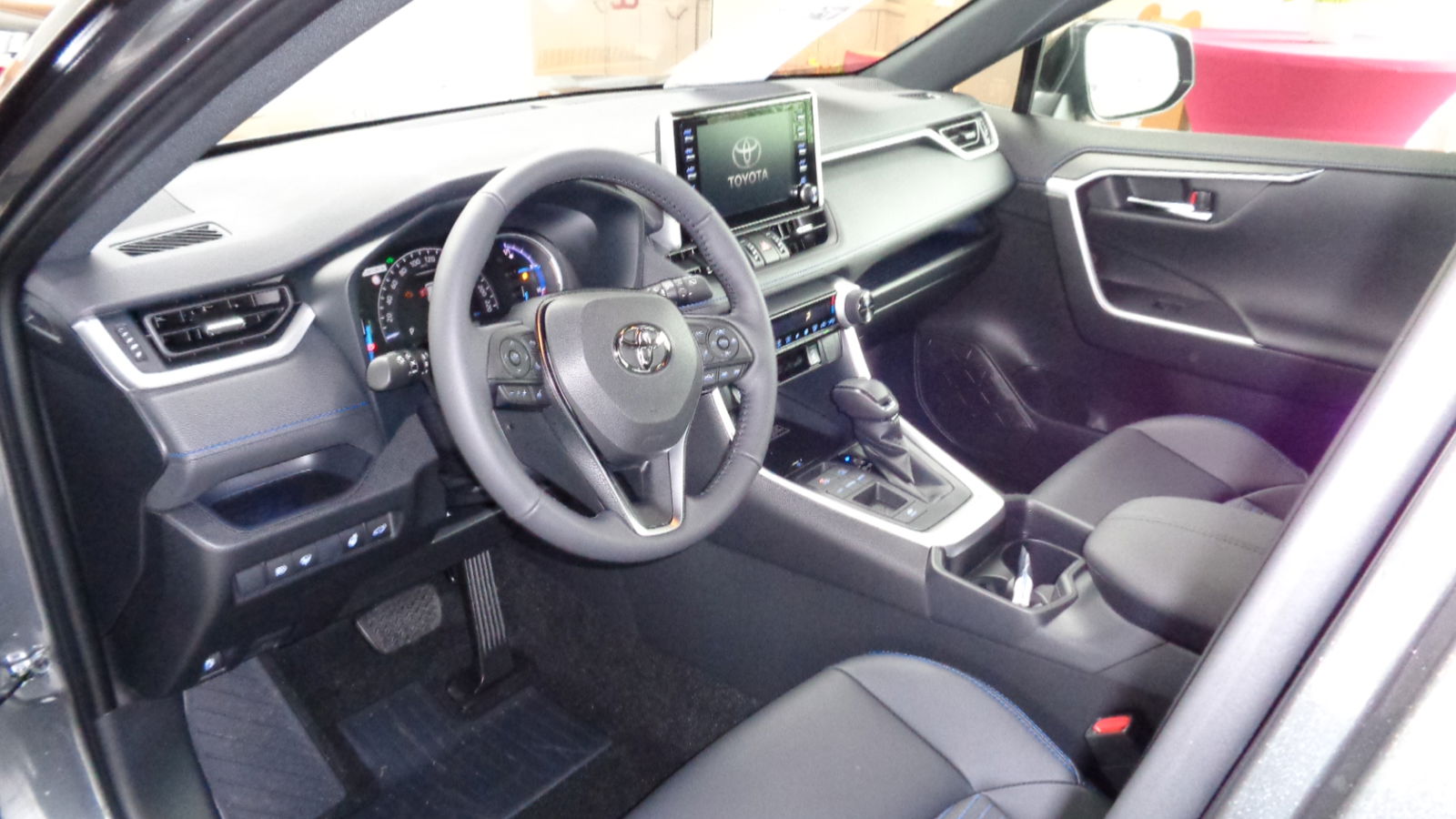 Toyota RAV 4 HYBRIDE STYLE
