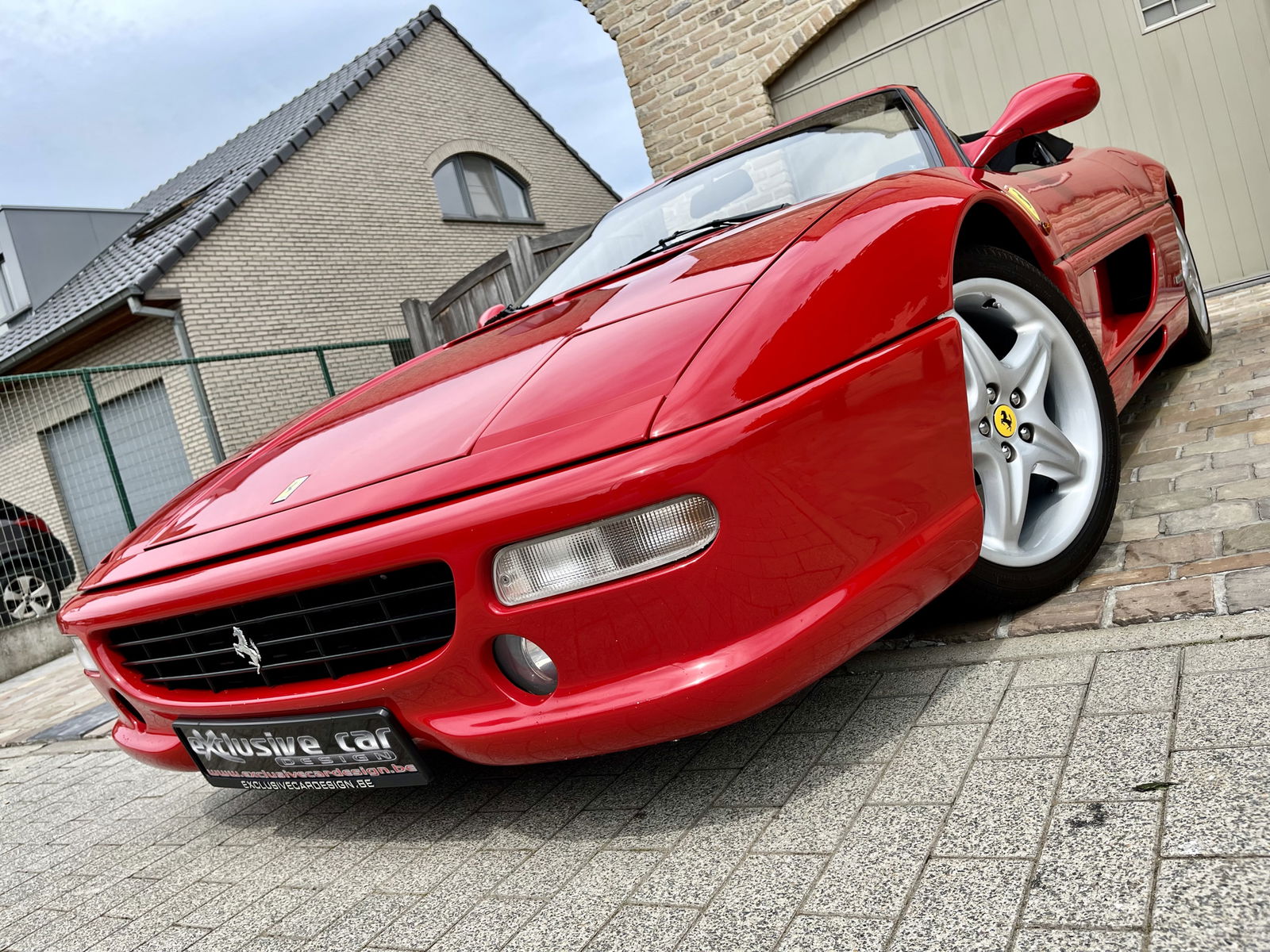 Ferrari F355