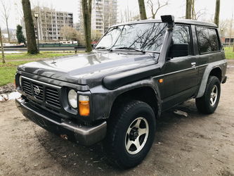 Nissan Patrol nissan patrol Y60 SURELEVE 4x4 AIRCO 5PL 2,8 turbo diesel 120ch utilitaire