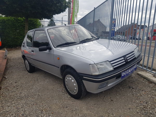 Peugeot 205
