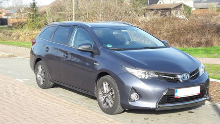 Toyota Auris Touring Sports 1.8 CVT HSD TC Dynamic LHD