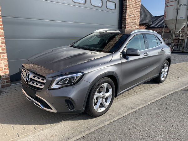 Mercedes GLA 180 Benzine FACELIFT URBAN verkocht
