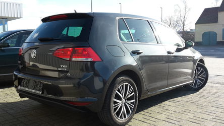 Volkswagen Golf Allstar 86tsi -GPS navigatie -5 deurs -Electronische airco -Parkeersensoren