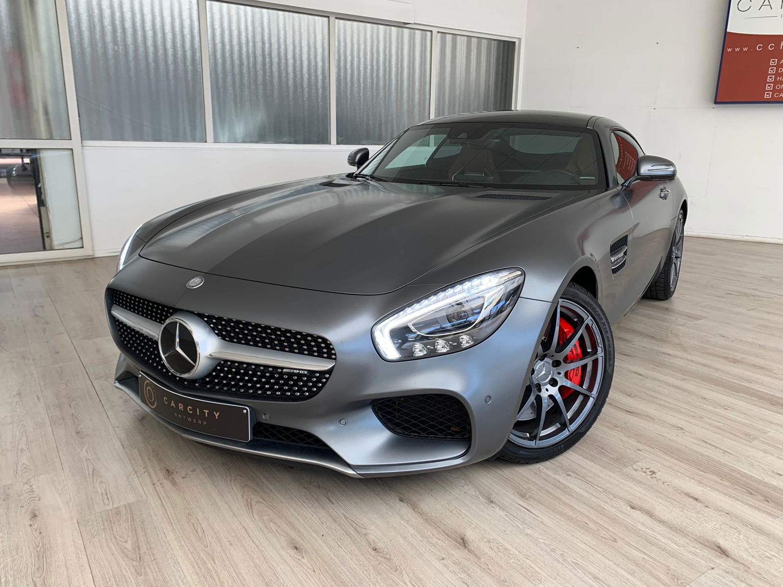 Mercedes AMG GT S 4.0 V8 BiTurbo S**AMG-PACK**SCISSORS CHAIRS**