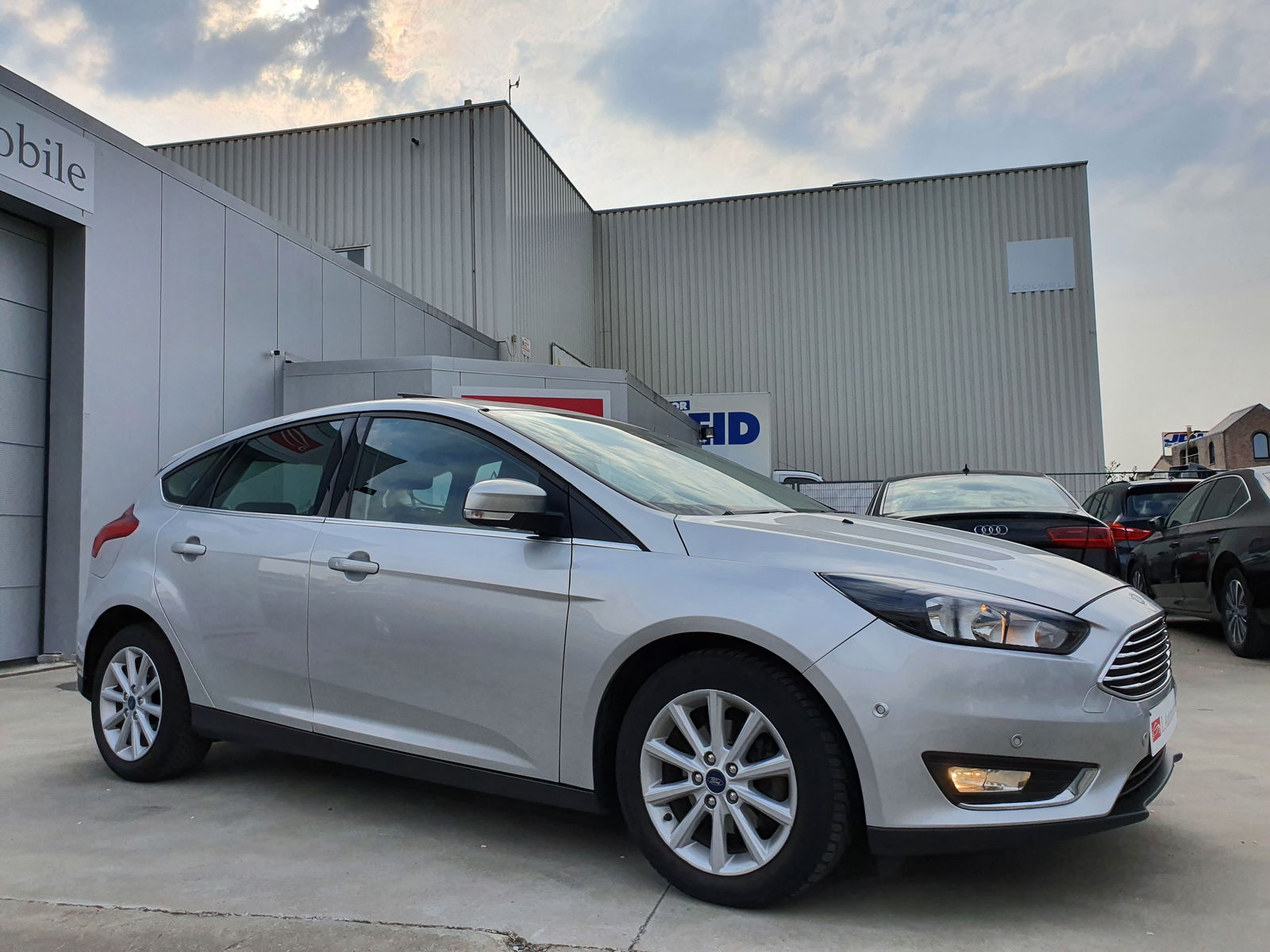 Ford Focus Focus 1.5 TDCi 120cv TITANIUM 2017 !! FULL OPTION !! TEL 0488 086 388