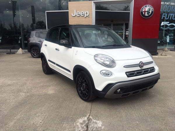 Fiat 500L 1.4i Hey Google