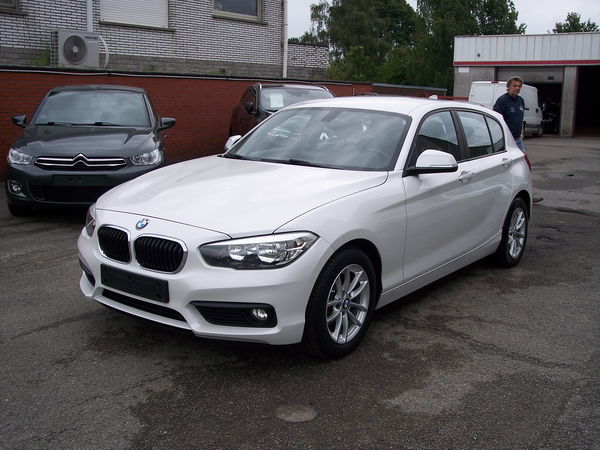 BMW 116i 5 DEURS BENZINE