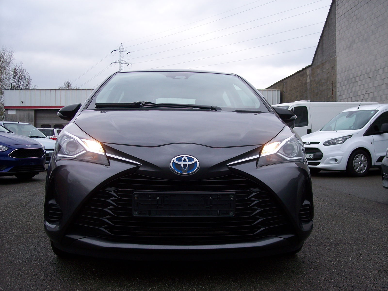 Toyota Yaris Hybride BENZINE/ ELEKTRISCH AUTOMAAT