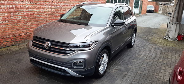 Volkswagen T-Cross 1.6TDi AUTOMAAT*AUTO AIRCO*ALU VELGEN*CAMERA*VERWARMDE ZETELS*ZOALS NIEUW*TOPPER!!