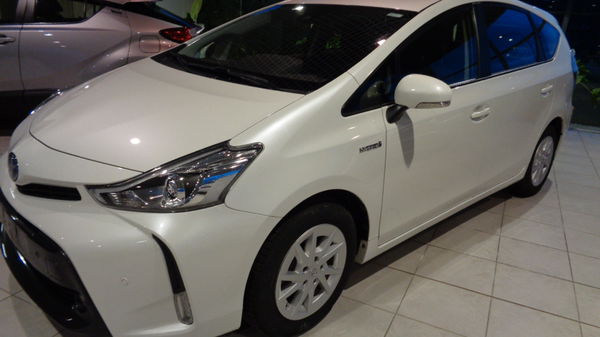 Toyota Grand Prius+ ACTIVE + NAVI
