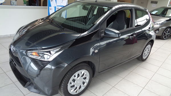 Toyota Aygo X PLAY 2