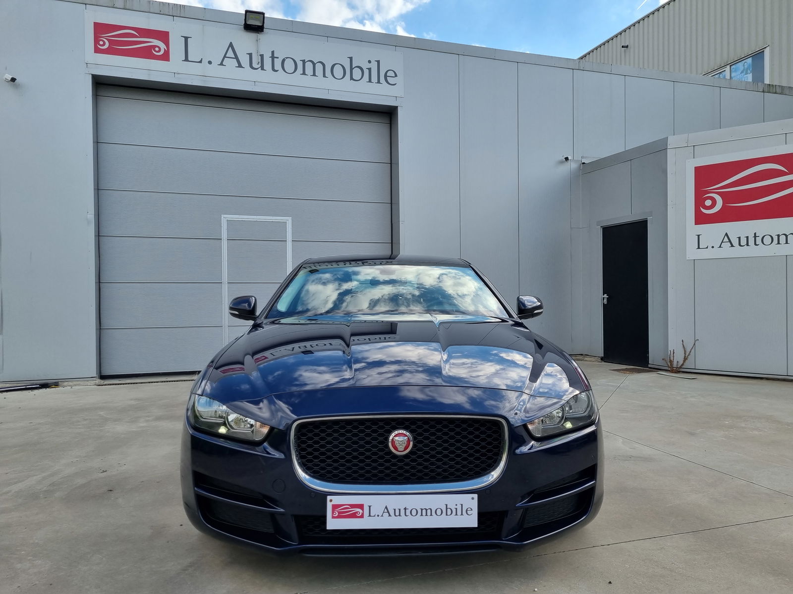 Jaguar XE XE 2.0 D 163cv Autom. / 2018 / Full Option ! TEL 0488 086 388
