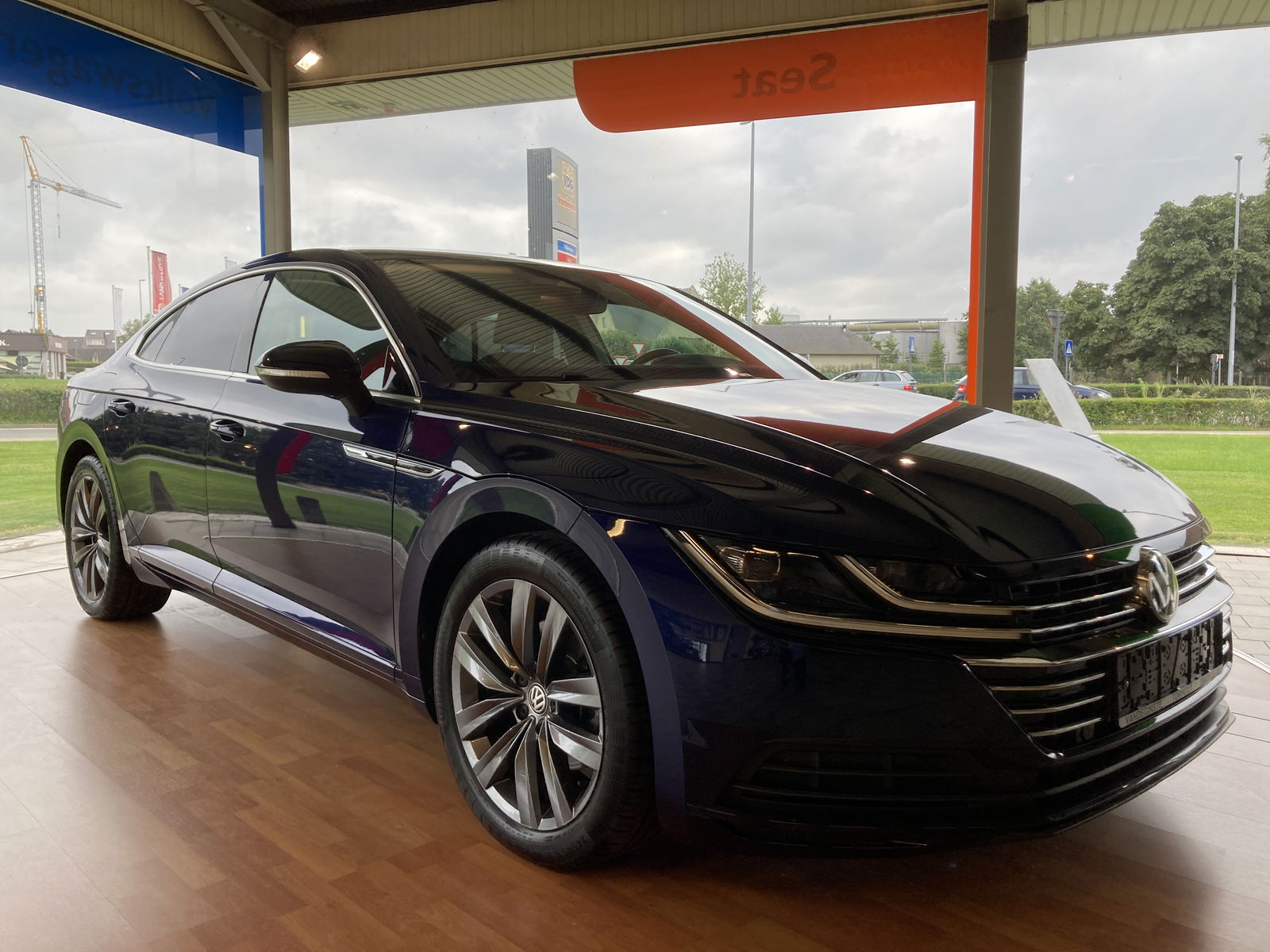 Volkswagen Arteon 150pk -Airco 3zone -GPS navigatie -LED -Ergo zetel