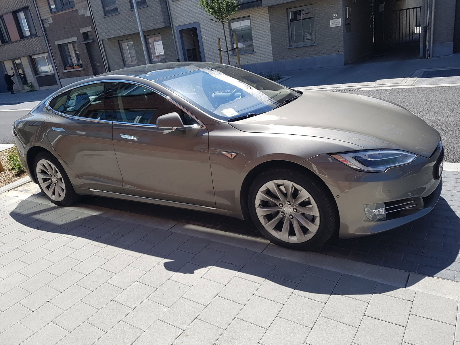 Tesla Model S 90