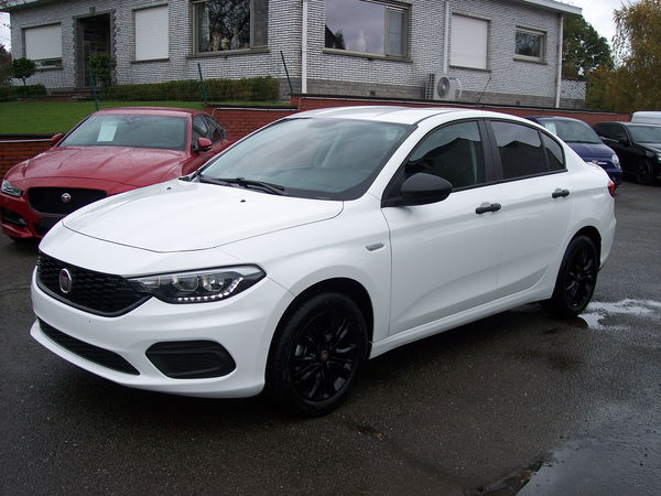 Fiat TIPO SEDAN STREET UITVOERING