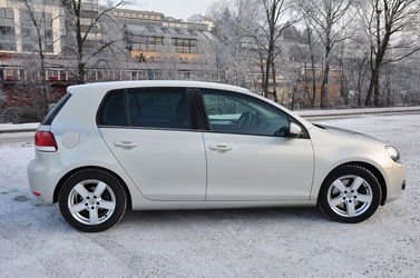 Volkswagen Golf 2,0 TDI Highline 4Motion DAB+ |GPS