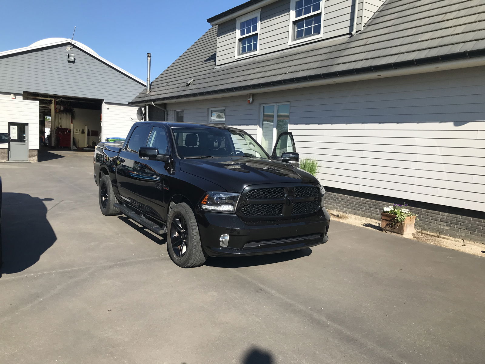 Dodge Ram 1500 RAM 1500 sport