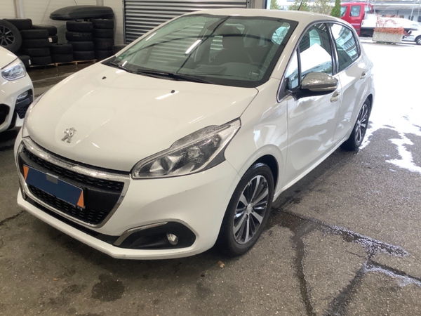 Peugeot 208 1200 vti allure
