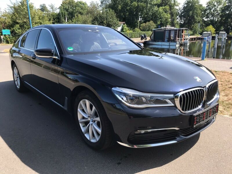 BMW 730