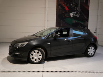 Opel Astra 5 deurs - 1.4i - airco - parkersensoren