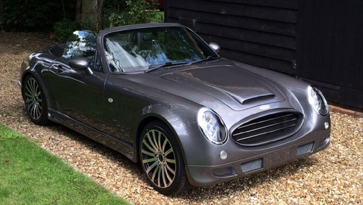 Et pourquoi pas un roadster Healy Enigma ? Gocar.be