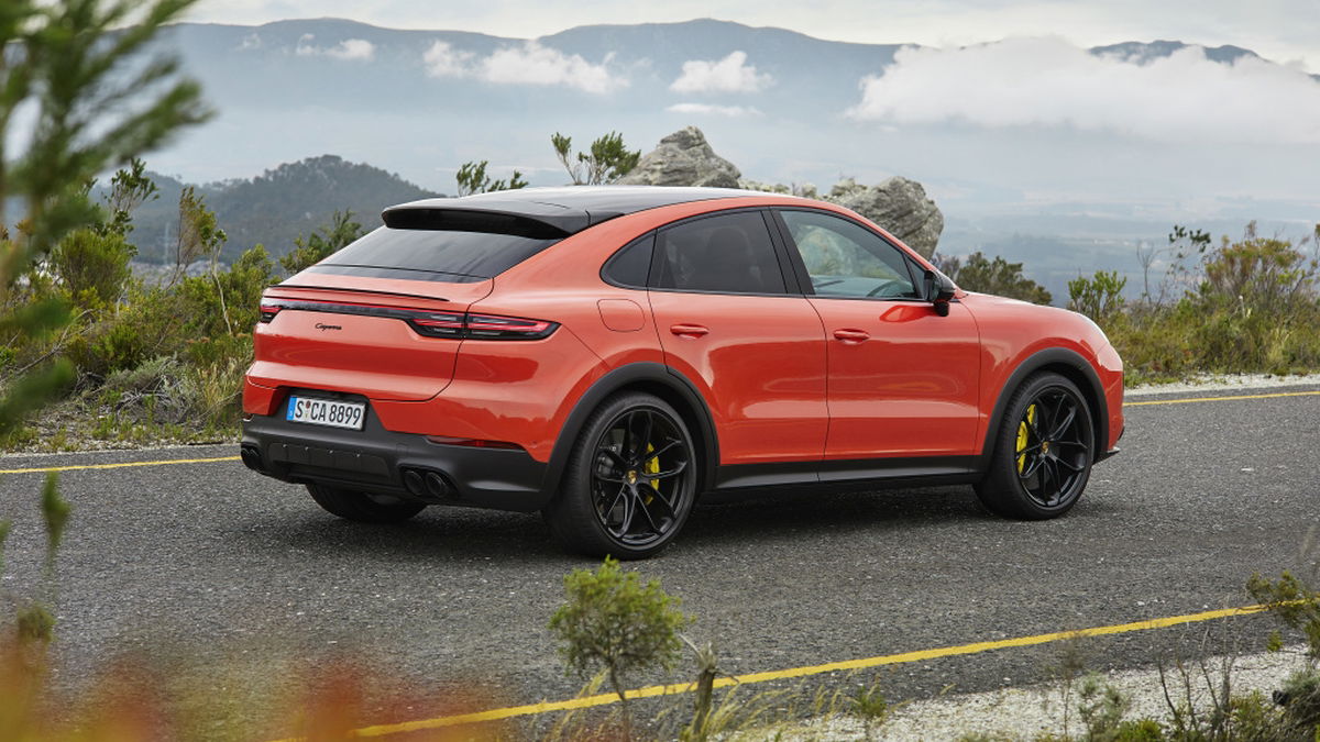 Porsche Cayenne Coupé vs BMW X6