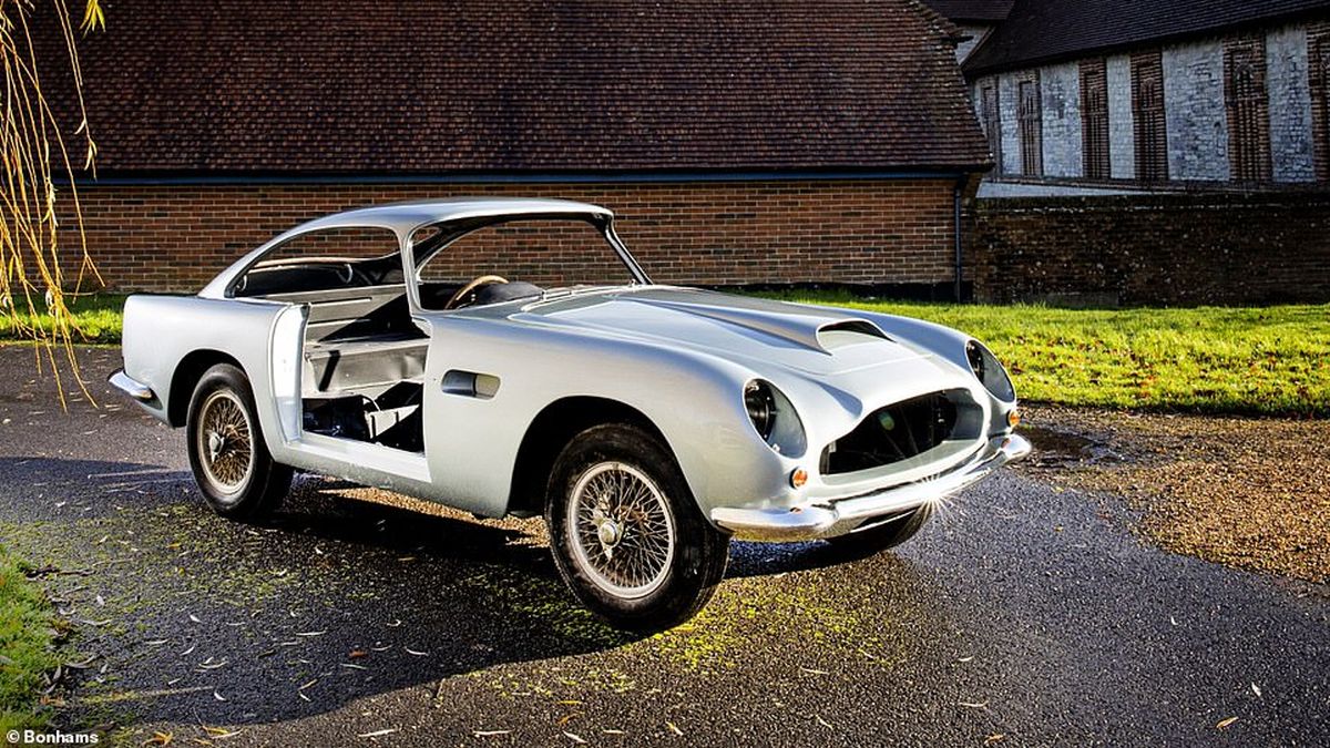 Cette Aston Martin DB4 GT incomplète pourrait bien... | Gocar.be