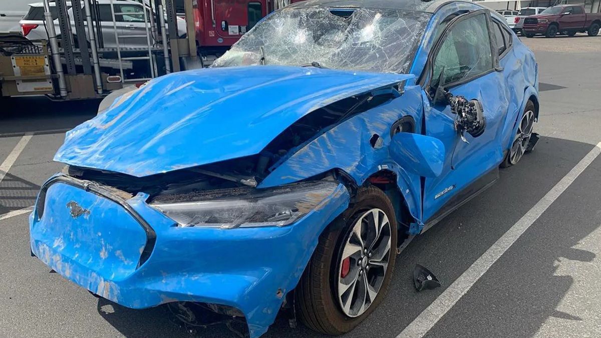 Voici à Quoi Ressemble Une Mustang Mach-E Accident... | Gocar.be