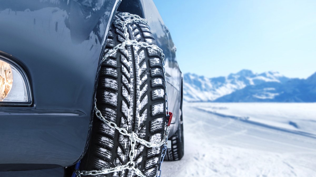 Choisir et installer des chaînes ou chaussettes à neige sur sa voiture