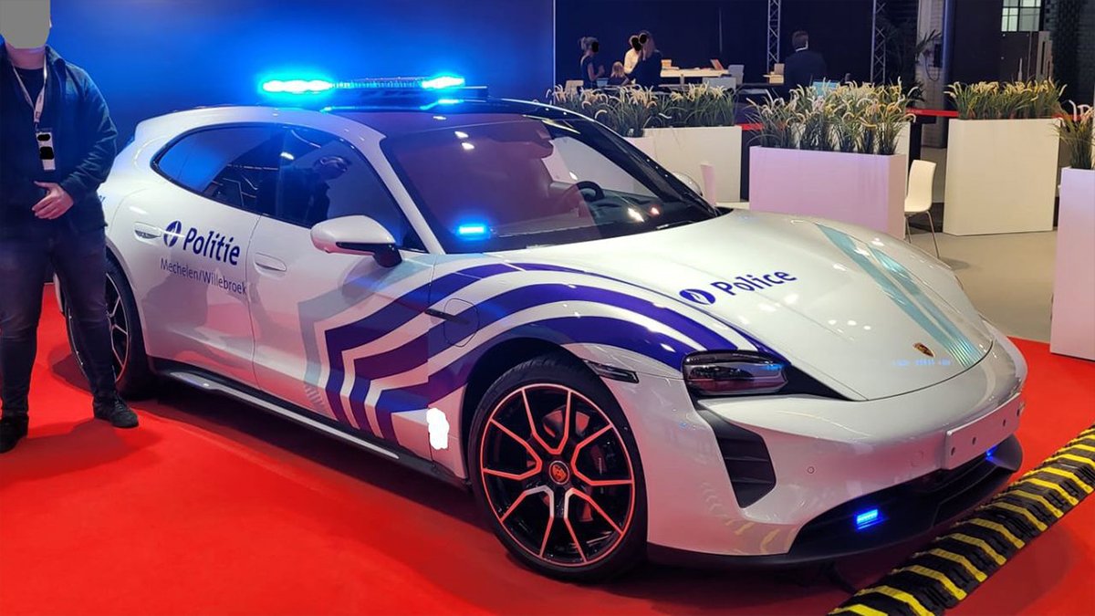 Une Porsche Taycanpour la police nationale française !