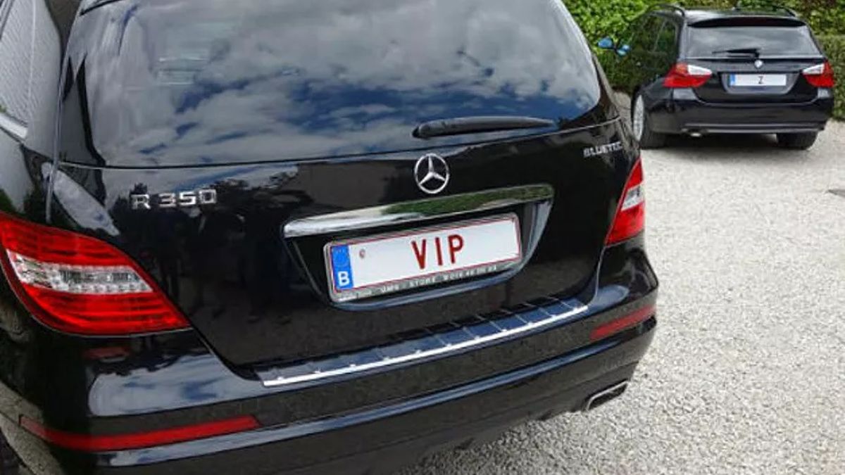 Deux localités sont les championnes belges des plaques personnalisées. Une idée ? (C’est plutôt facile) !
