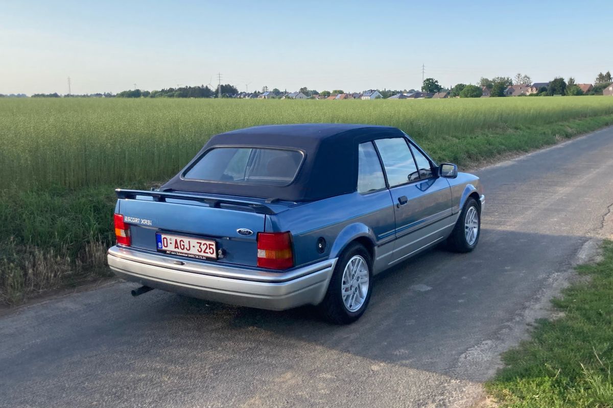 Ford-Escort-Cabrio-XRi3