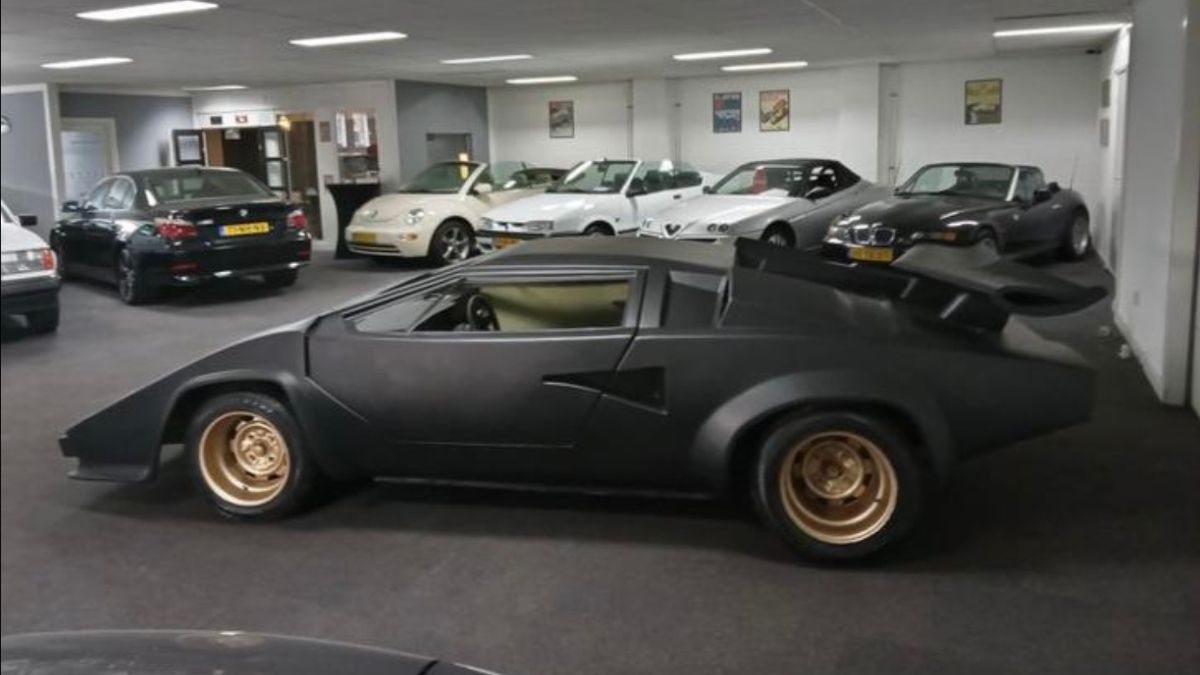 Lamborghini Countach replica