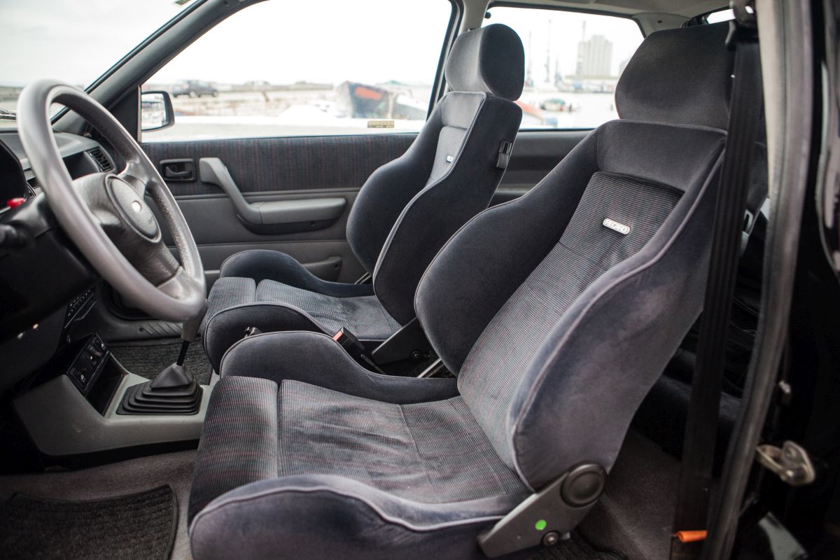 Ford Fiesta RS Turbo interior