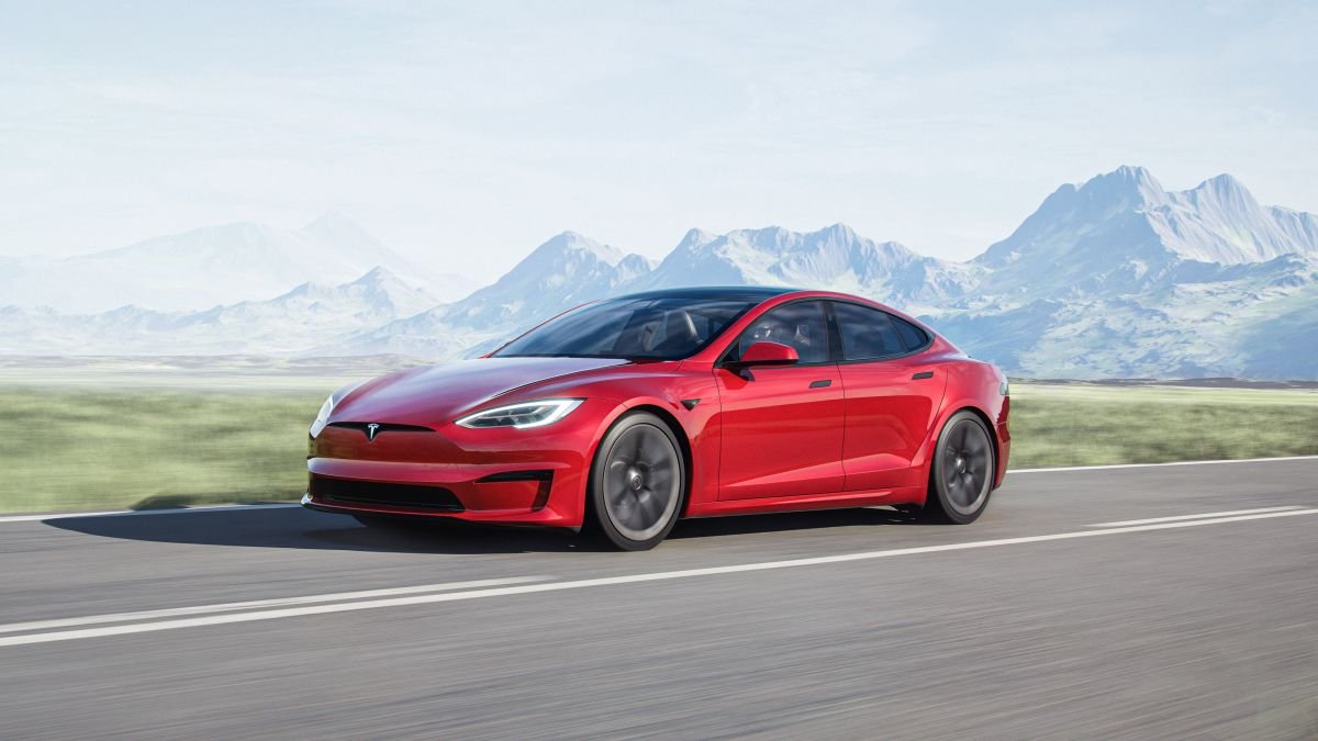 Tesla va produire une nouvelle voiture électrique pour le grand public en  2025 - Le Soir