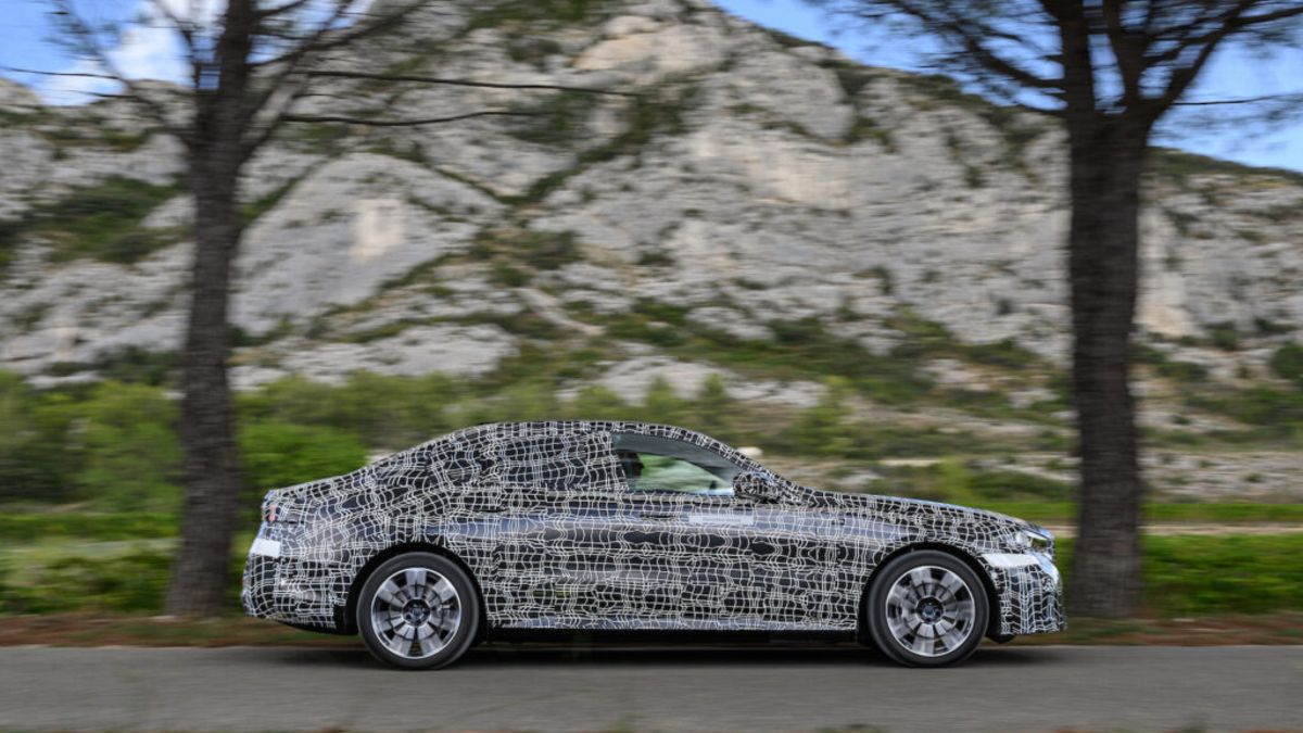 BMW i5 profil